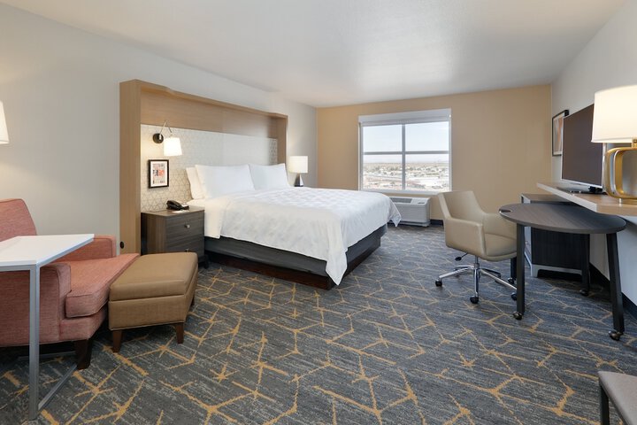 Room 28 of 46