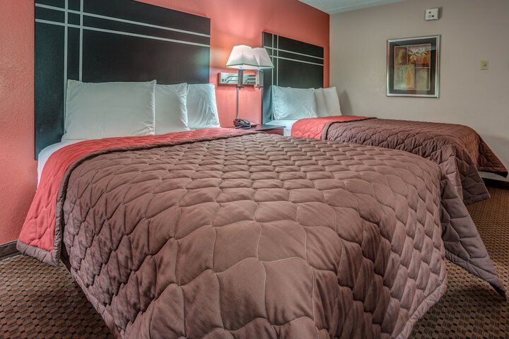 Room 17 of 39