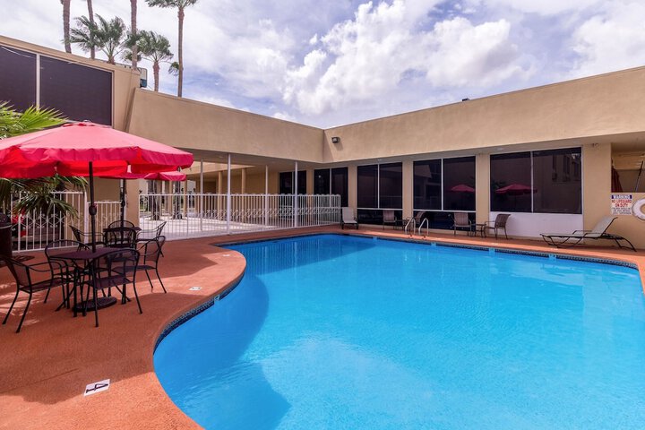 Pool 4 of 42