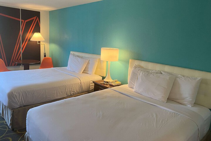 Room 9 of 20