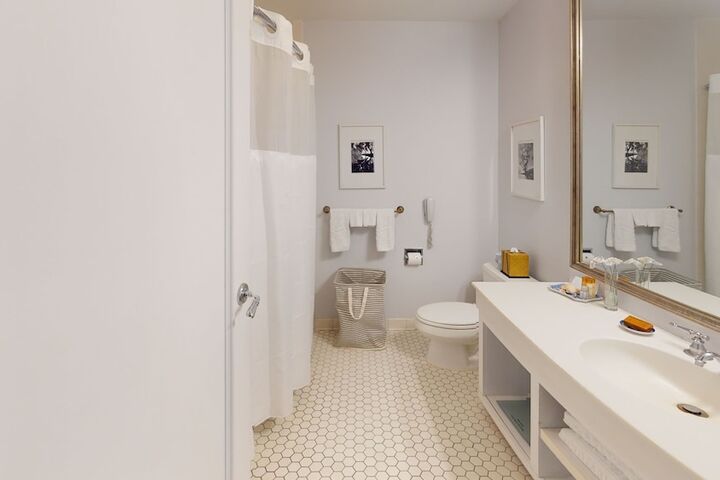 Room 12 of 38