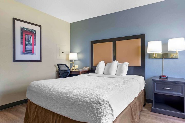 Room 14 of 28