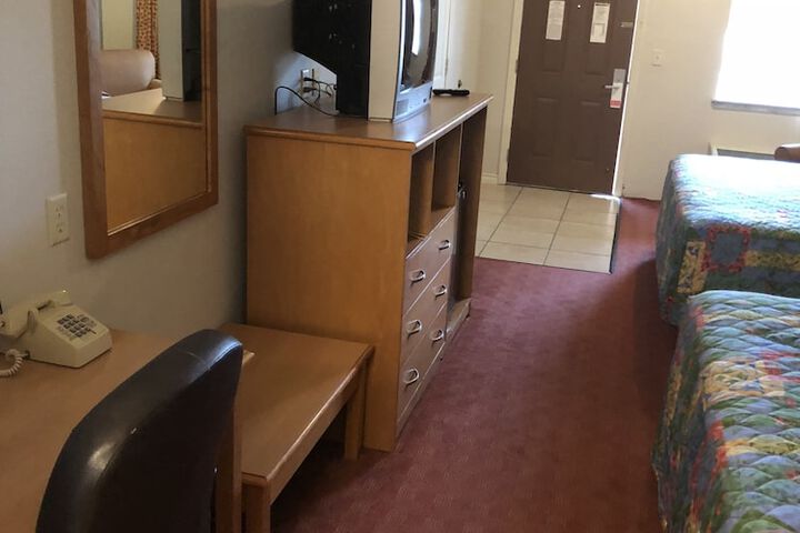 Room 11 of 30