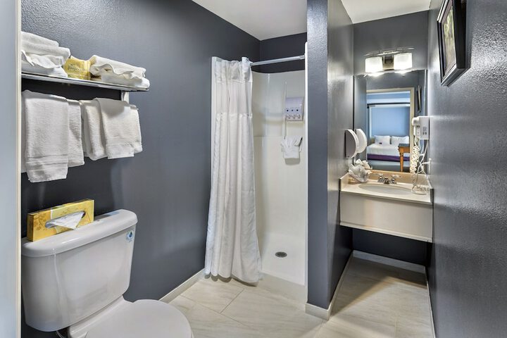Room 34 of 59