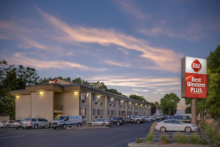 Best Western Plus Prairie Inn