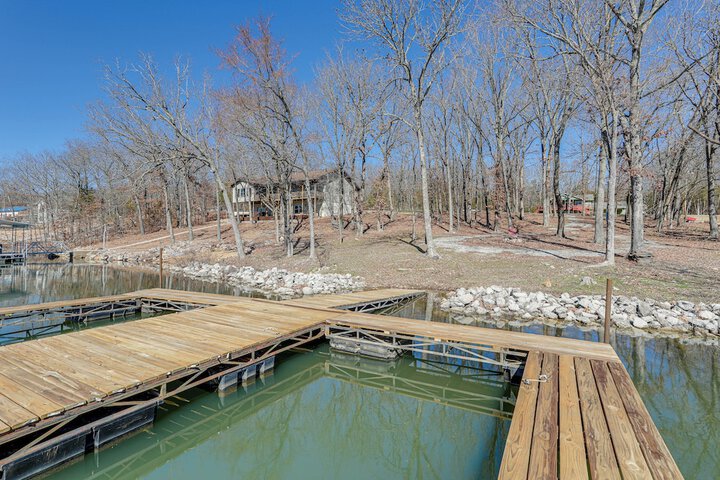 Arkansas Lake House w / Private Dock!
