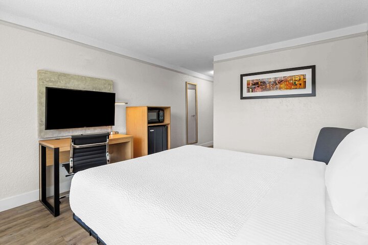 Room 12 of 37