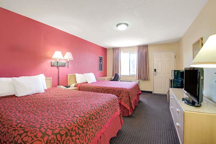 Room 14 of 24
