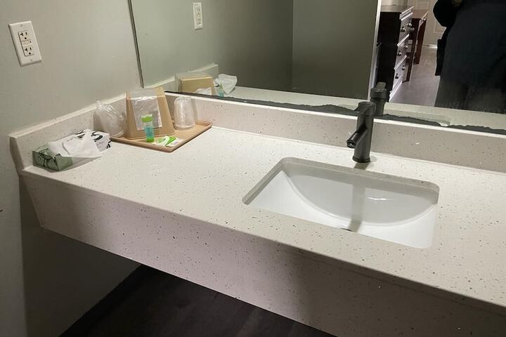 Room 10 of 11