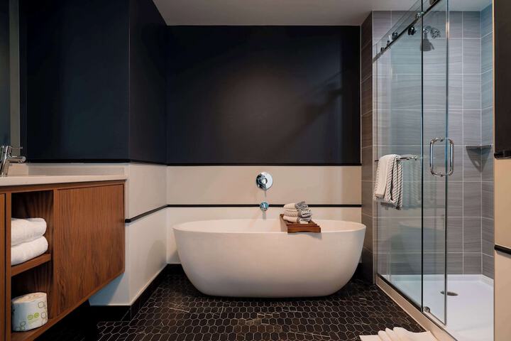 Cambria Hotel Boston Somerville