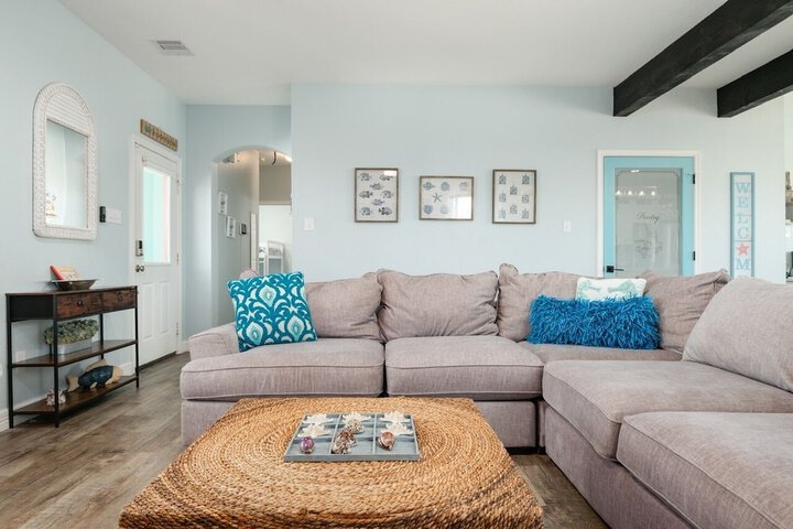 Sunrise Paradise 3 Bedroom Home by RedAwning