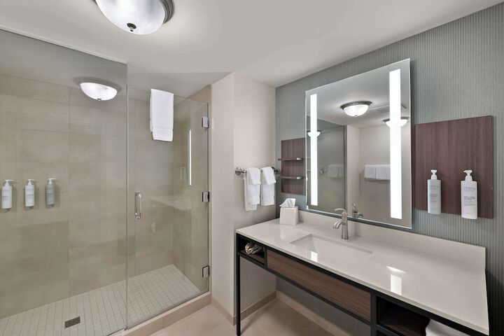 Hilton Garden Inn Omaha East / Council Bluffs
