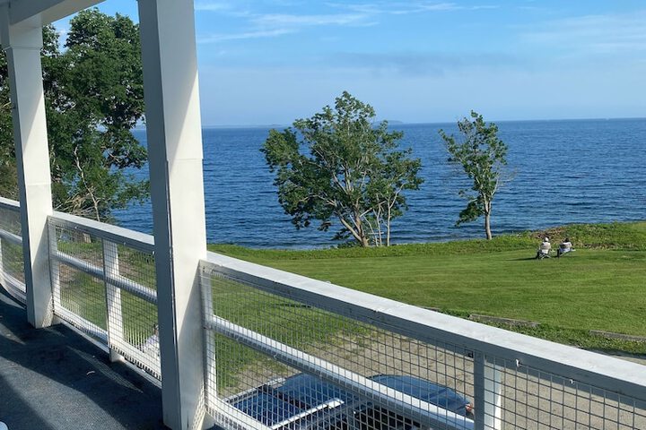 High Tide Inn