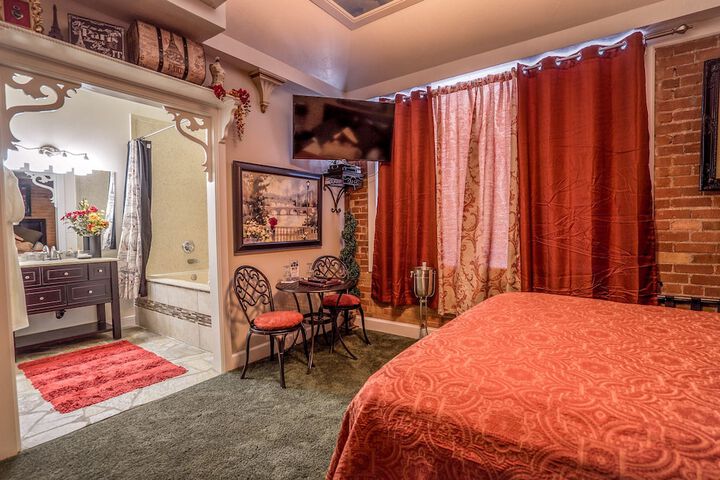 Room 141 of 204