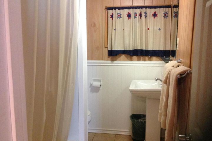 Room 4 of 22