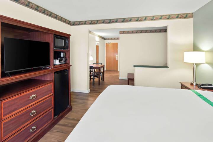 Room 19 of 36