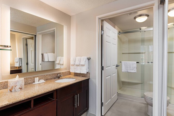 Room 14 of 21