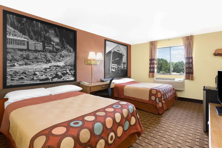 Room 6 of 15