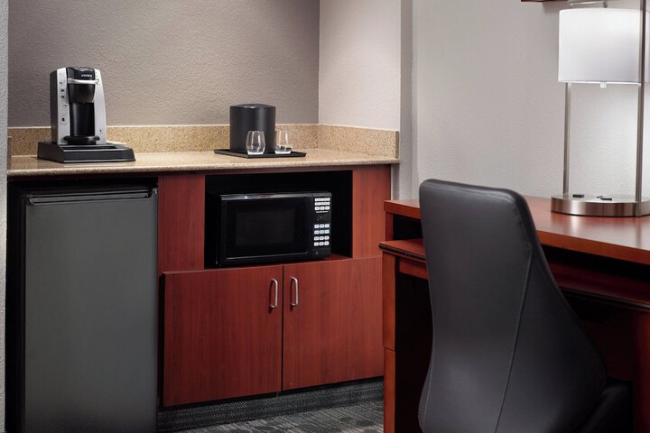 Courtyard by Marriott Atlanta Airport South / Sullivan Road