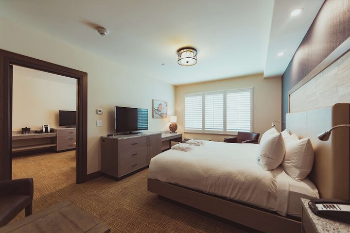 Room 80 of 215