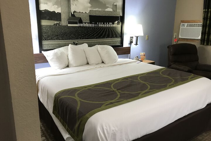 Room 16 of 28