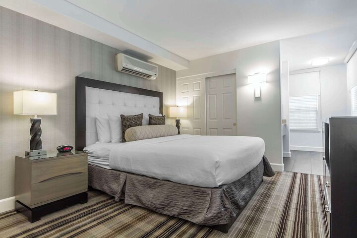 Room 21 of 34