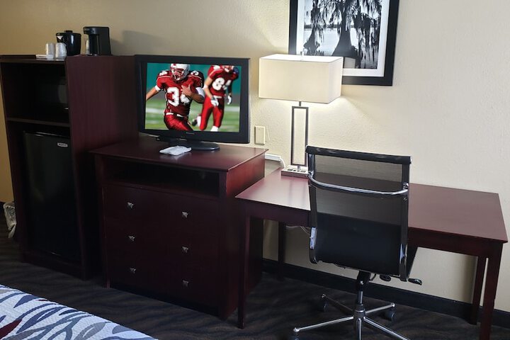 Room 6 of 14