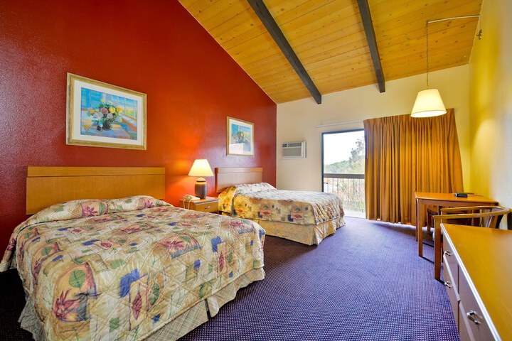 Room 33 of 42