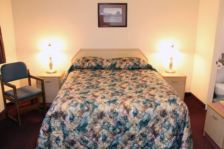 Room 13 of 28