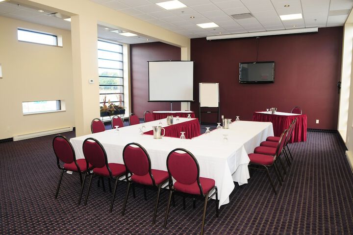 Ballroom/Hall 40 of 47