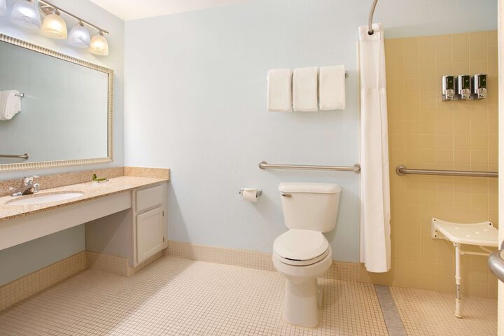 Room 18 of 35