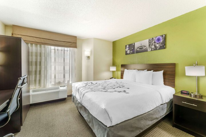 Room 11 of 30