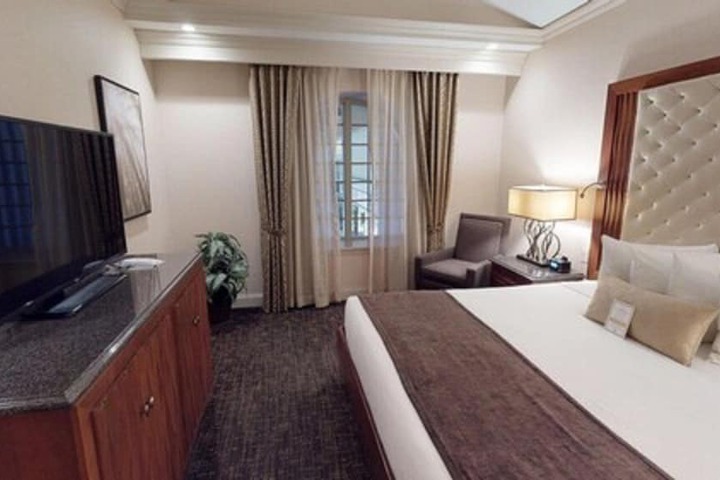 Room 26 of 80