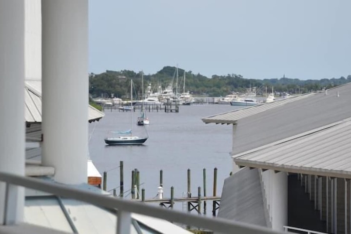 Pirates Cove Resort & Marina