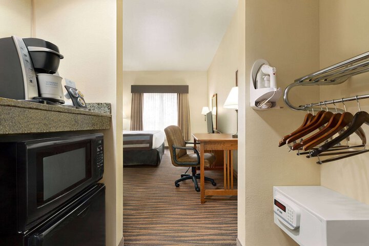 Wingate by Wyndham Greenwood Village / Denver Tech