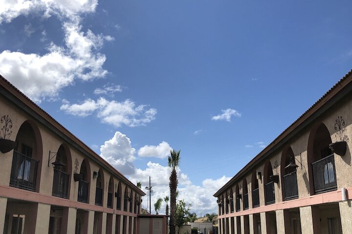 Hotel Exterior 54 of 57