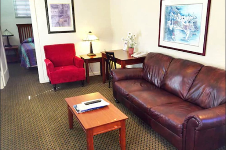 Room 73 of 117