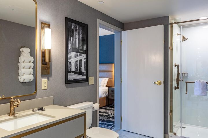 The Yorktowne Hotel Tapestry Collection by Hilton