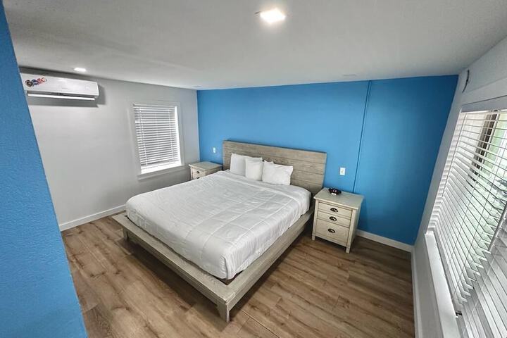 Room 37 of 122