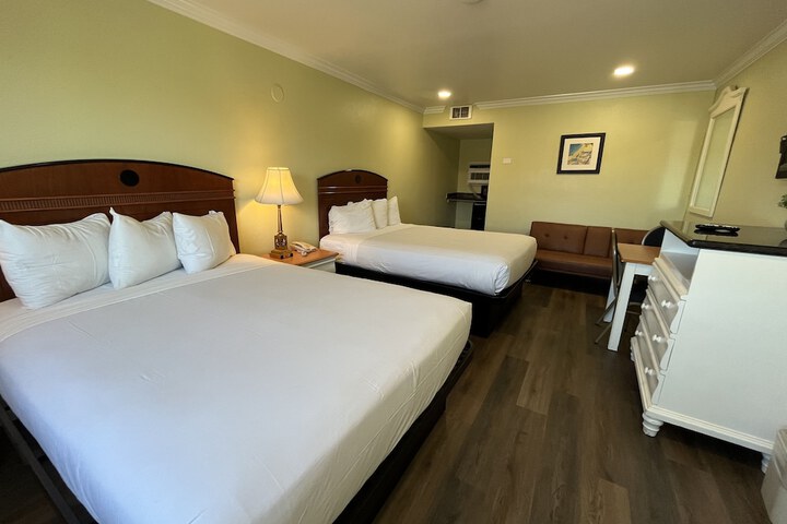 Room 9 of 29