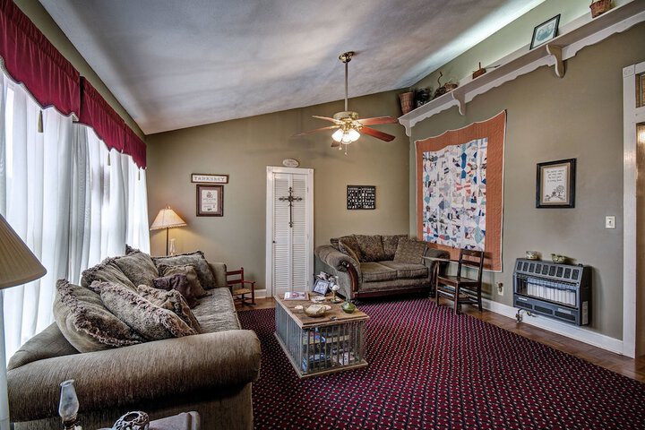 Room 25 of 41