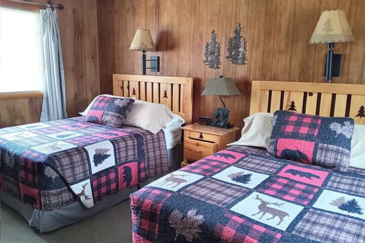 Sunshine Motel and Cabins