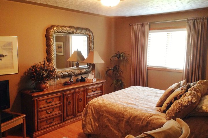 Room 4 of 20