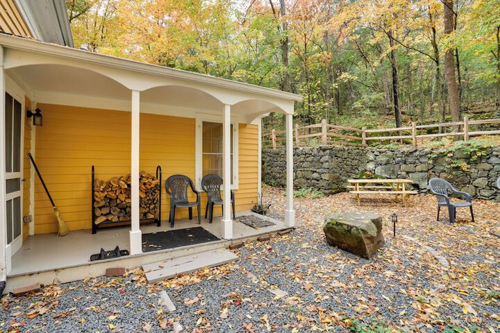Historic Home in Taylors Falls w / Patio & Fire Pit