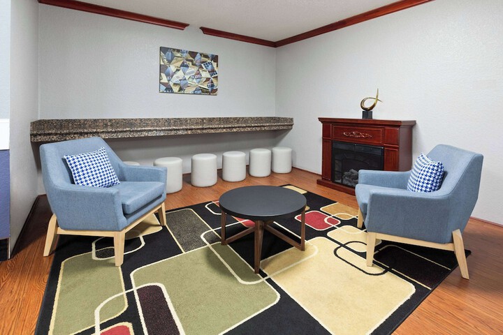 AmericInn by Wyndham Grinnell
