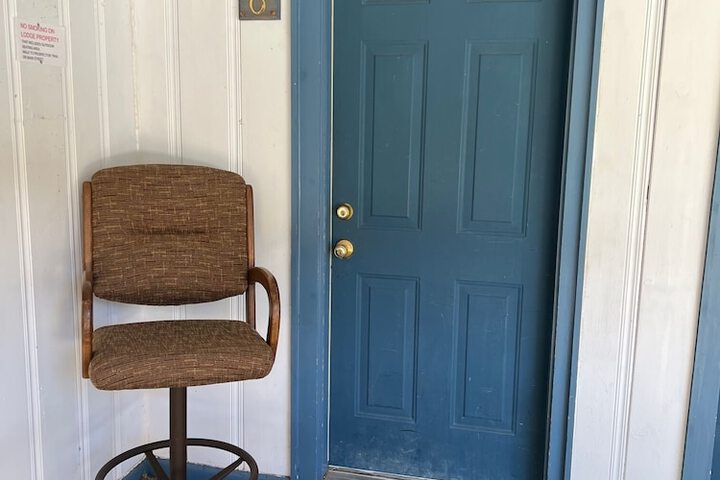 Room 55 of 236