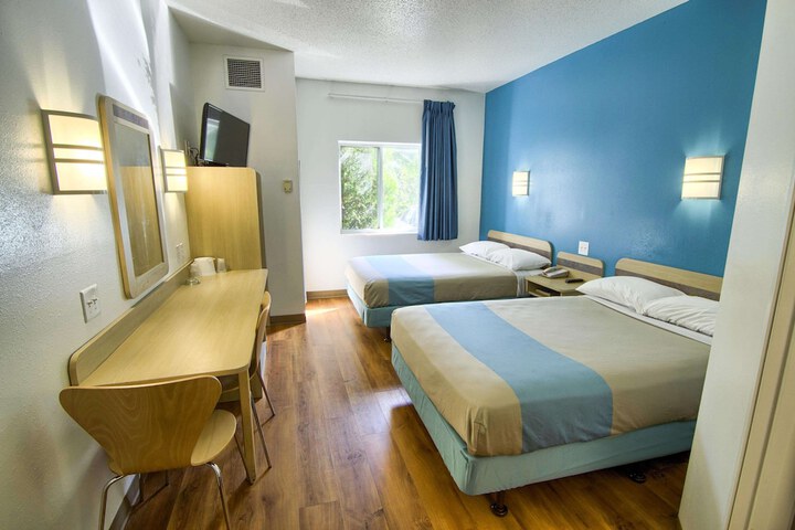 Room 35 of 40