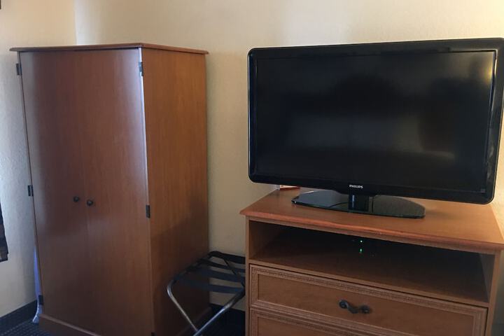 Room 28 of 62