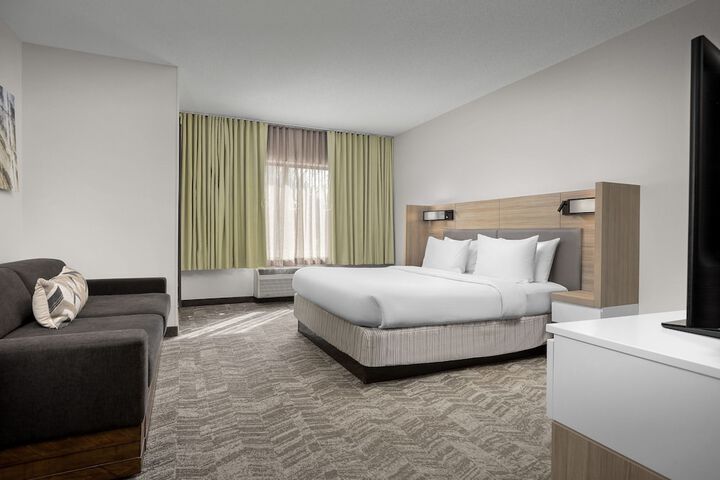 Room 16 of 25