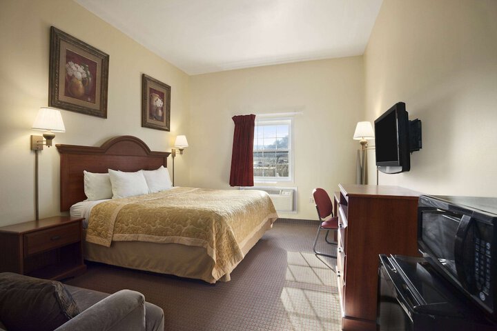 Super 8 by Wyndham Mifflinville Near Bloomsburg